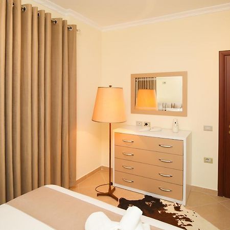 Tafa Deluxe Apartment Vlorë エクステリア 写真