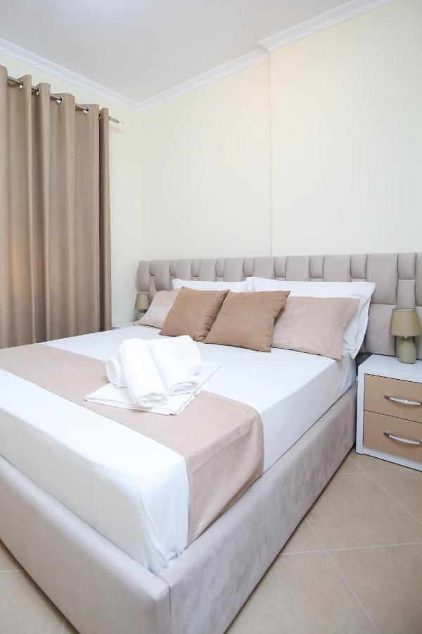 Tafa Deluxe Apartment Vlorë エクステリア 写真