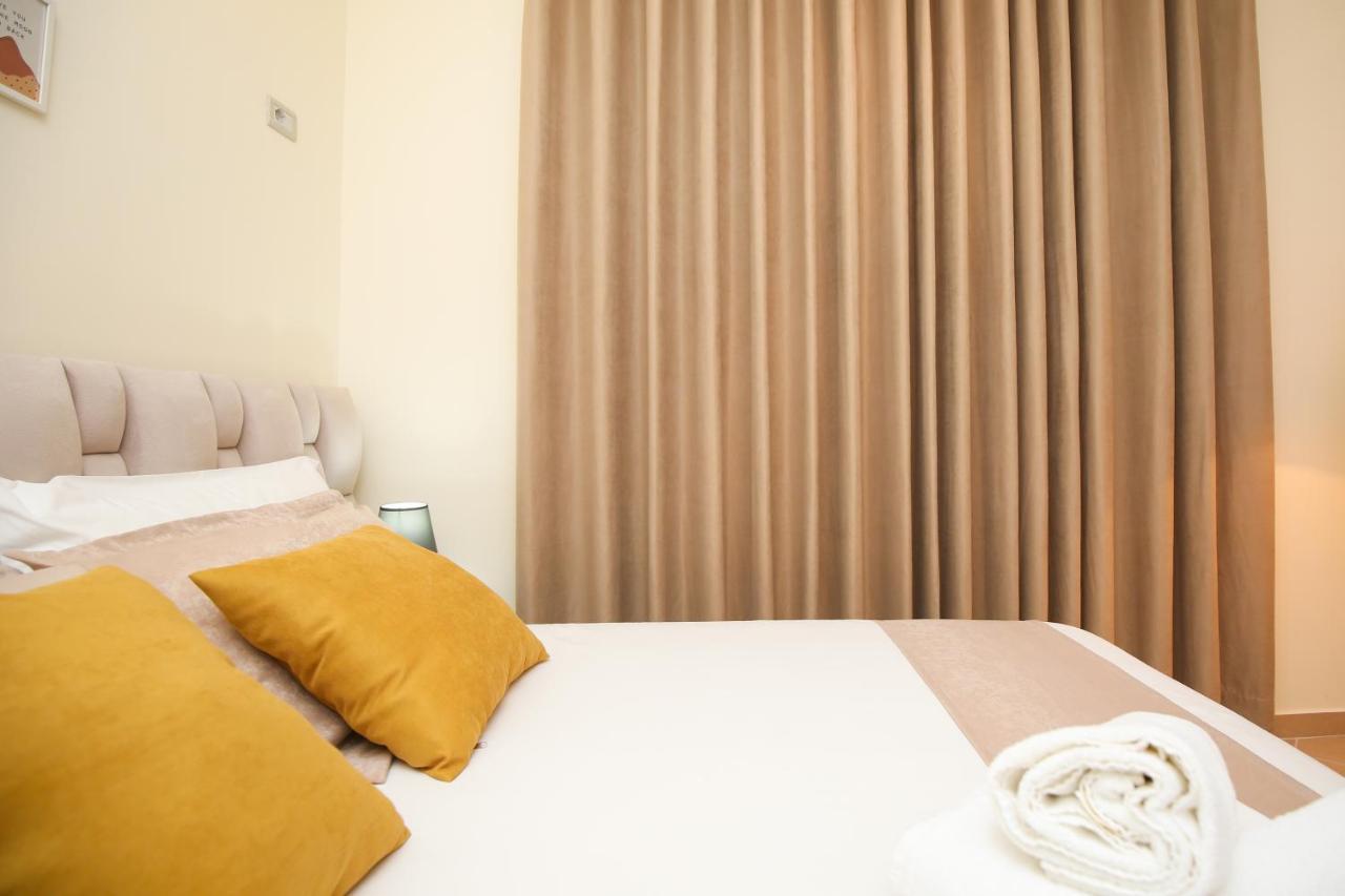 Tafa Deluxe Apartment Vlorë エクステリア 写真